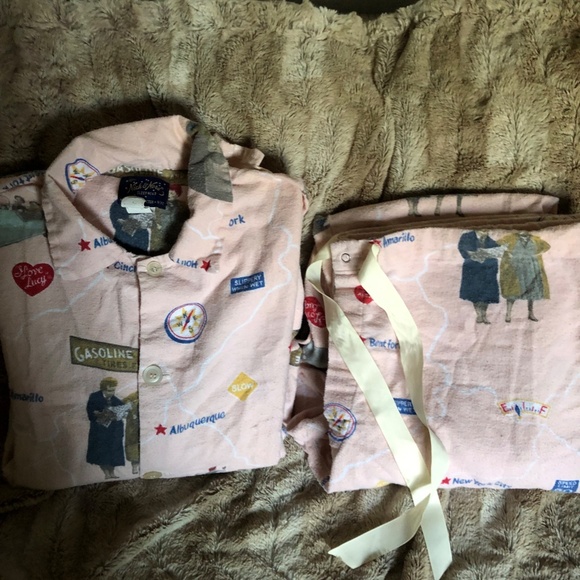 NICK&NORA LUCY CAR ROAD TRIP PJS, SZ L, MADE IN U.S, GUC-NO STAINS, VERY POPULAR - Picture 14 of 16
